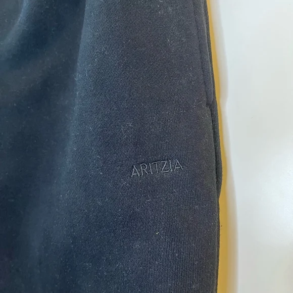 Aritzia Sweatfleece Cozy Fleece Sweatpants Boyfriend Fit Straight Leg Black XS - Picture 8 of 17